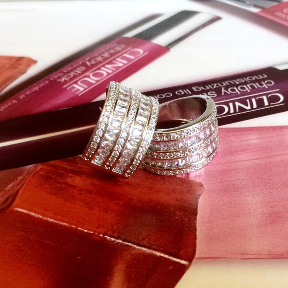 Baguette/Round Multi-Row CZ Ring. - Picture 5 of 8